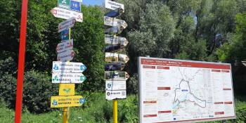 Fietsroute van het jaar Iron Curtain Trail Bert Sitters RonReizen routebordjes