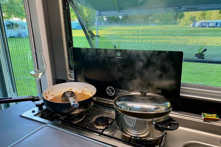 Nederland camper De Camper Club RonReizen koken