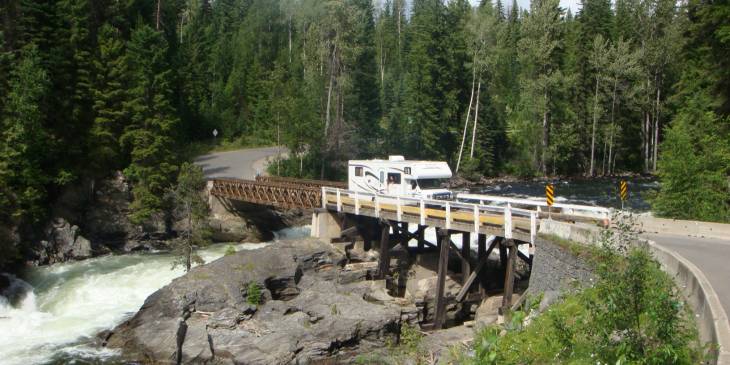 Camper op brug