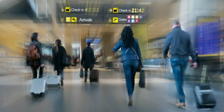Ryanair gaat toeslag heffen op rolkoffers als handbagage