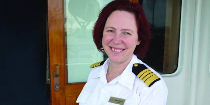 Mijlpaal: eerste vrouwelijke kapitein aan roer gloednieuw cruiseschip!