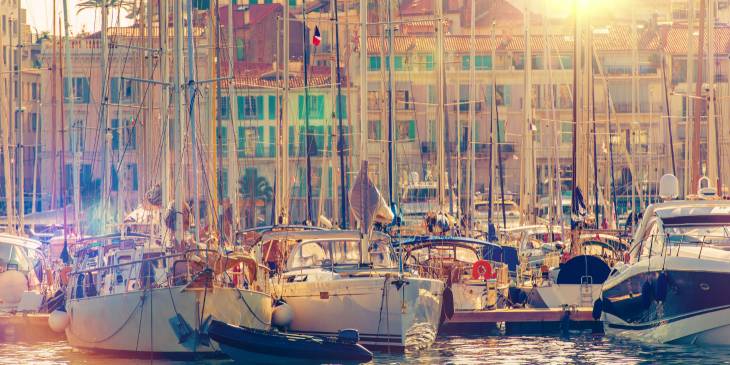 De haven van Cannes